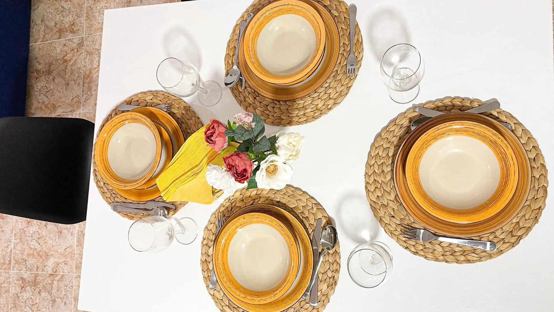 Yellow Apartment Lloret 료렛 드 마르 스페인
