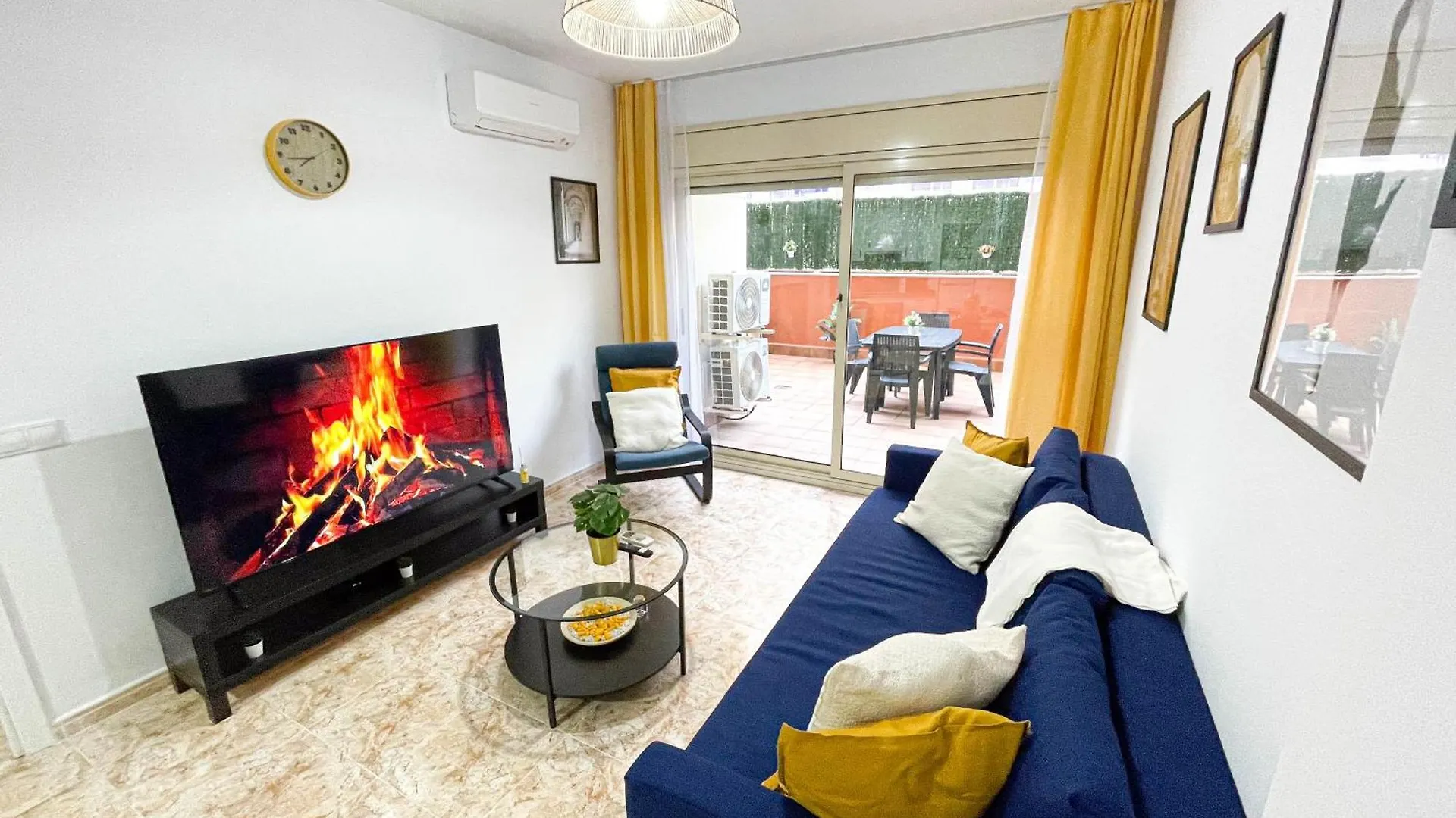 Yellow Apartment Lloret Lloret de Mar