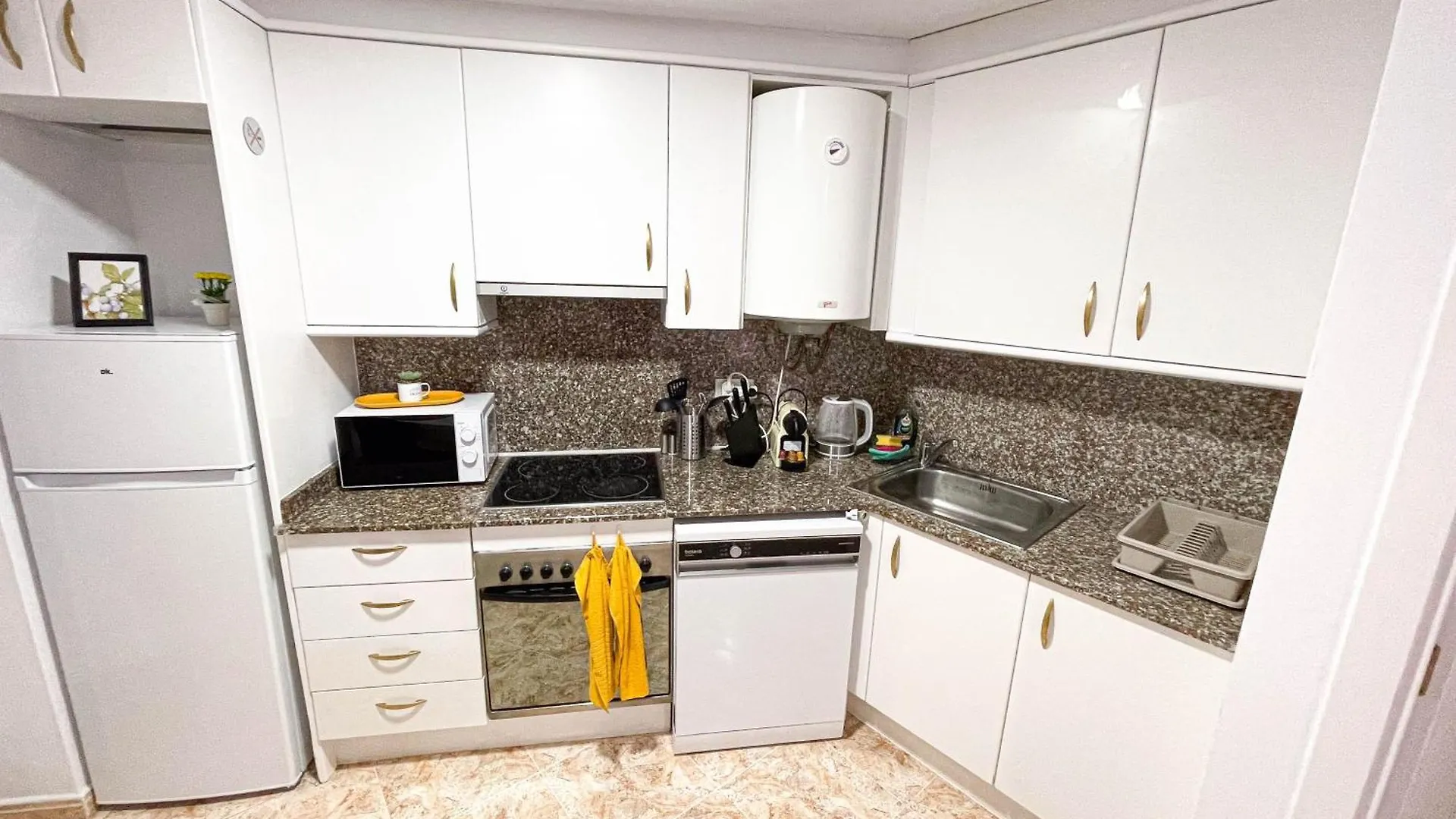 Yellow Apartment Lloret Lloret de Mar