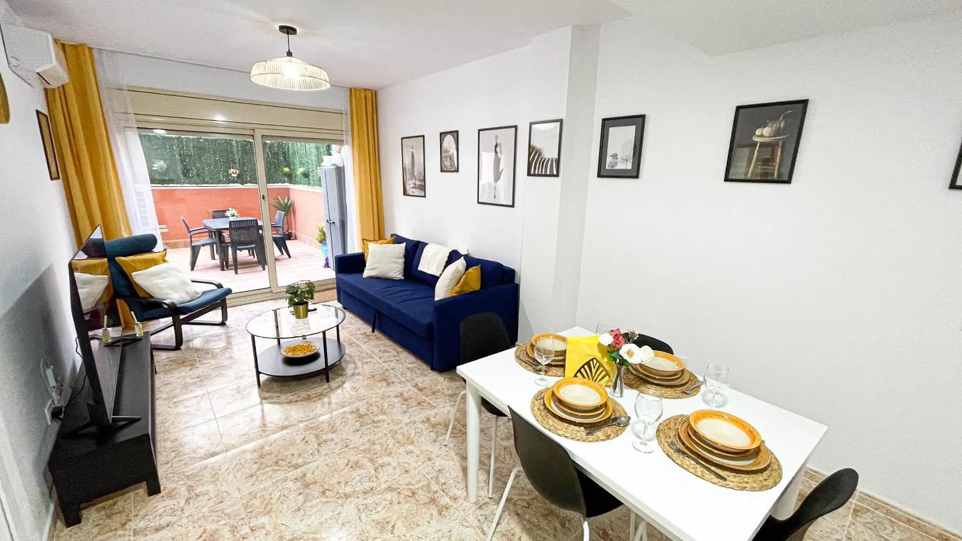 Yellow Apartment Lloret Lloret de Mar