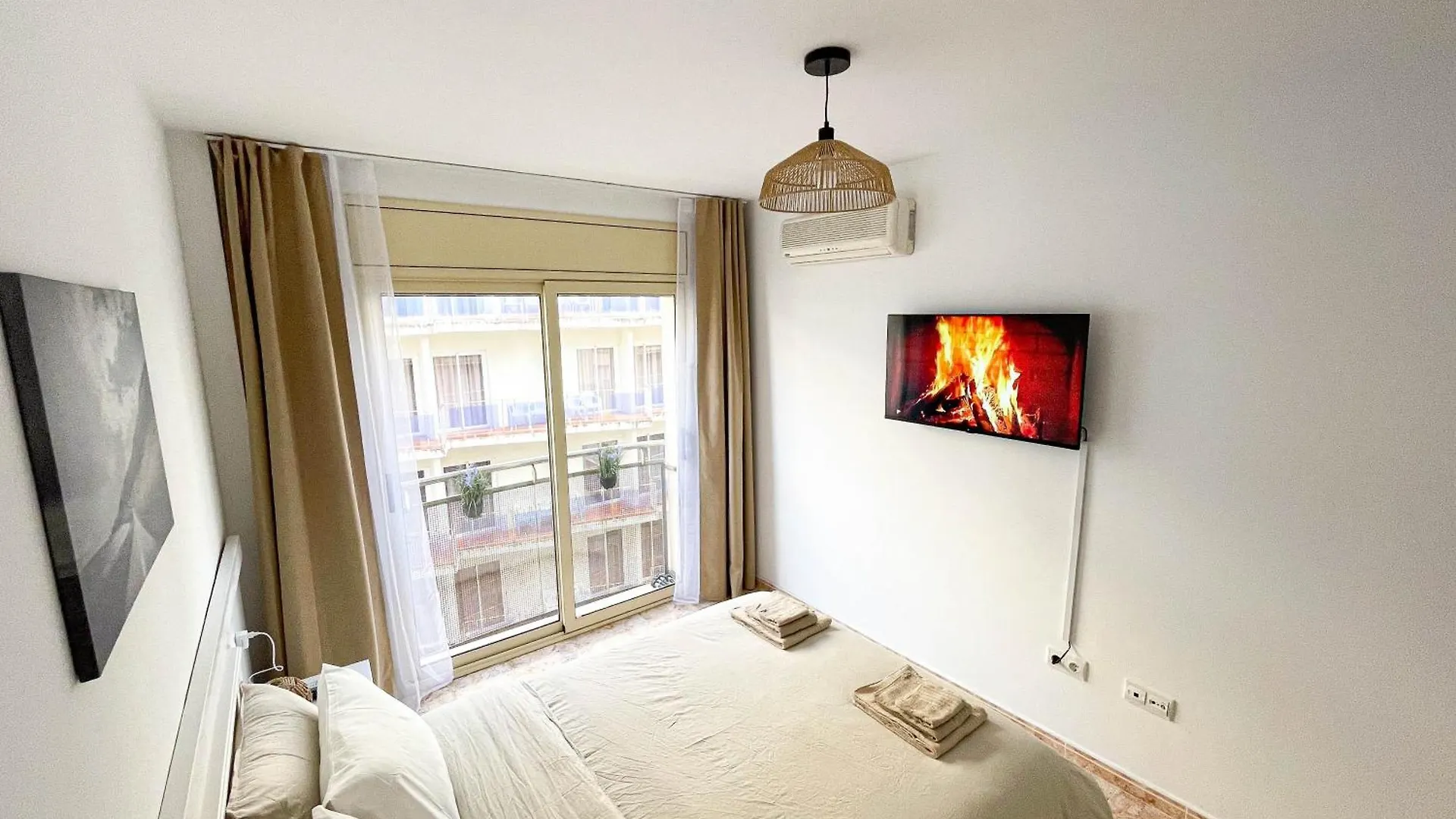 Yellow Apartment Lloret Lloret de Mar