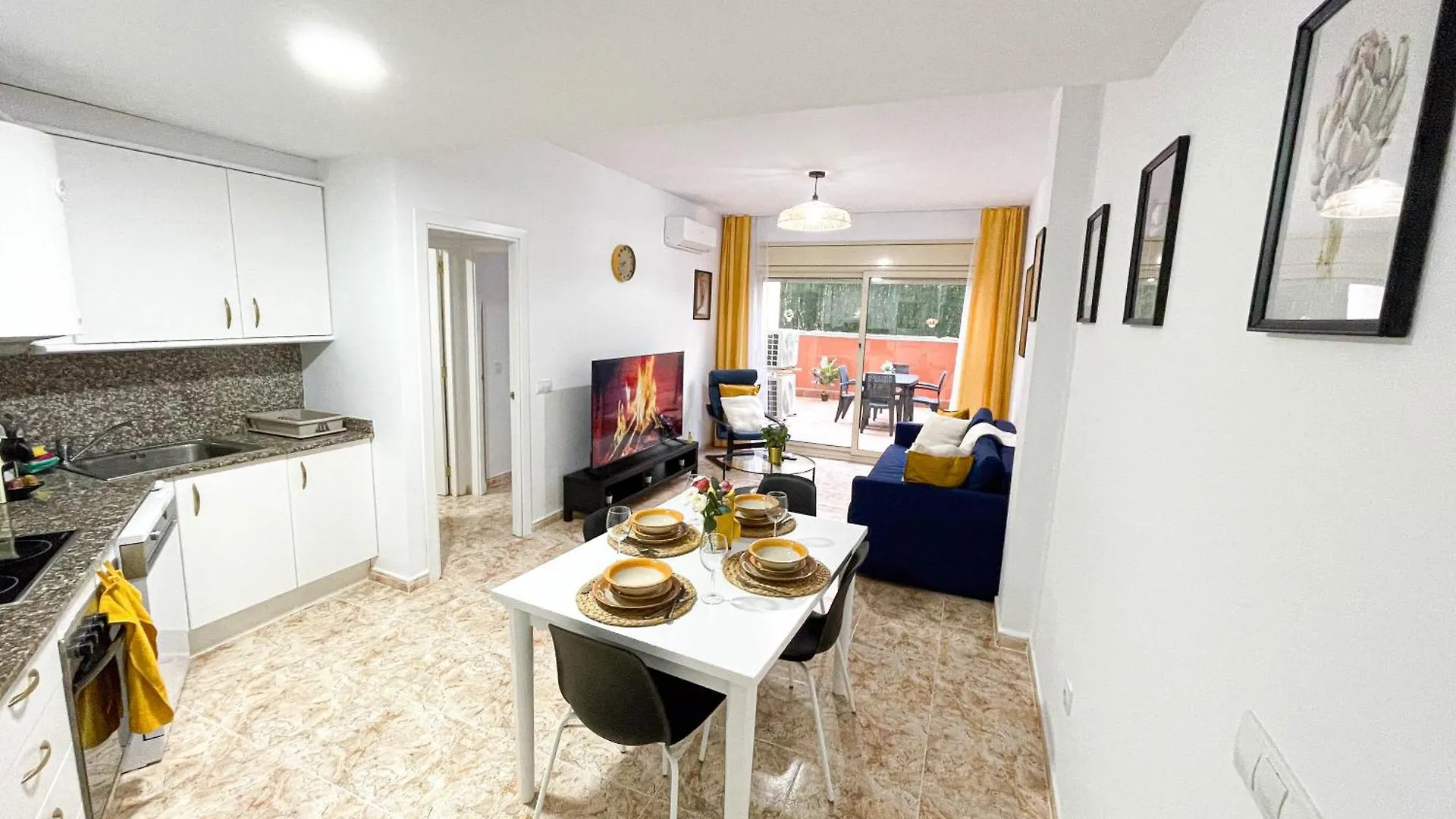 Yellow Apartment Lloret Lloret de Mar